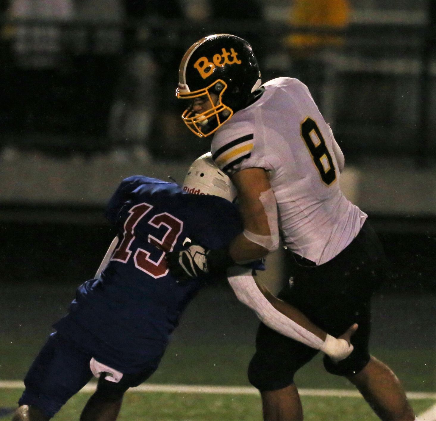 092421-qc-spt-bett-central fball8.jpg